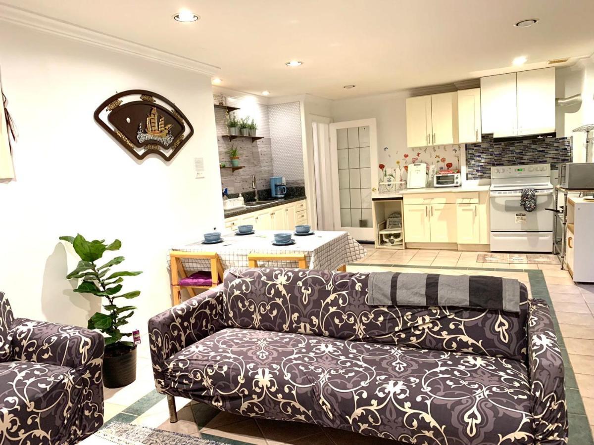 Mary's Cozy Near Yvr Ubc Downtown Apartment
